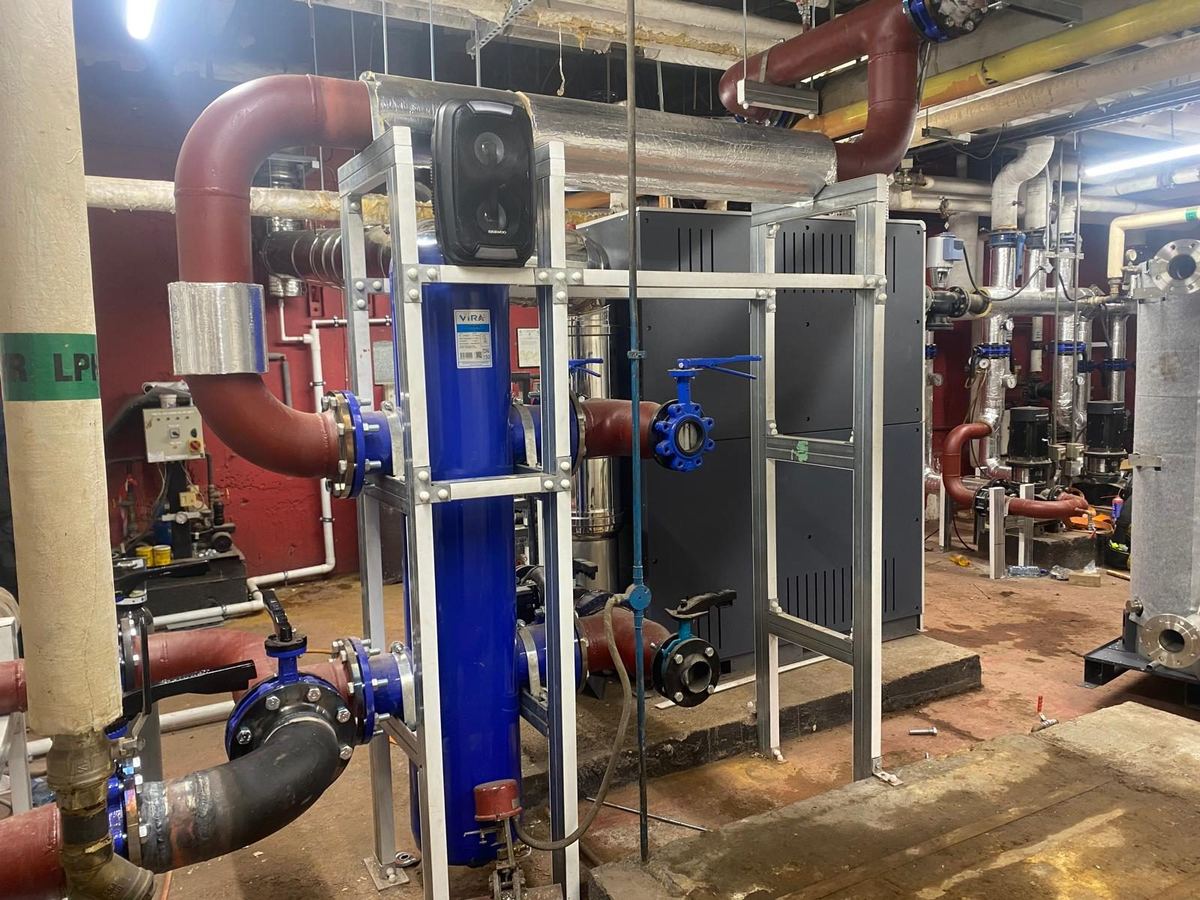 Plate heat exchanger and pressurisation vessel in a plant room, Delta Flow Mechanical project near Sandyford Business District, Sandyford D18
